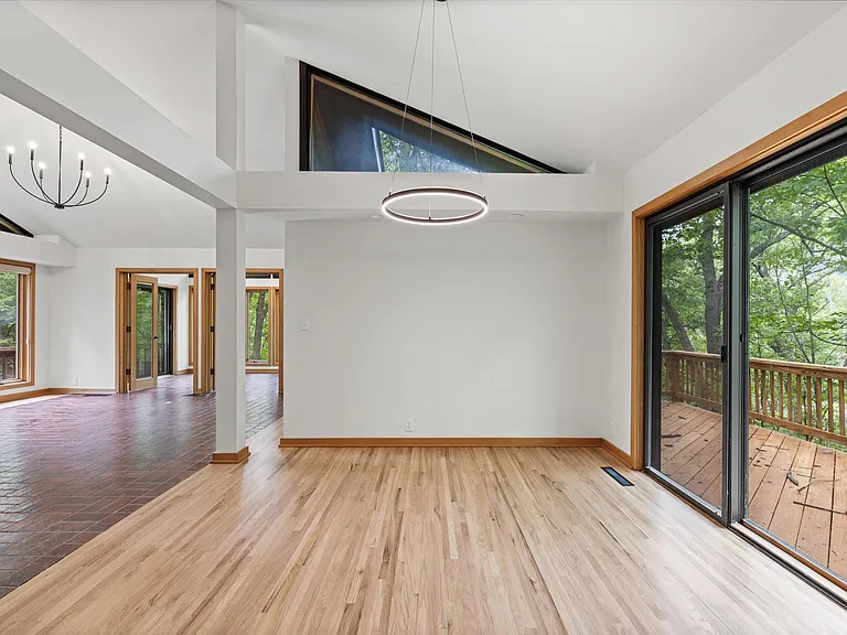 1424 Bradford Dr — Photo 15