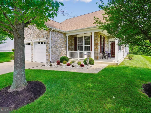 17021 Four Seasons Dr, Dumfries, VA 22025