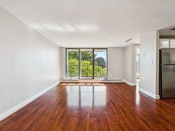 4th image of 55 River Road #6A
