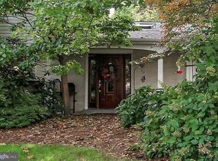 1356 Bonbar Rd, York, PA 17403