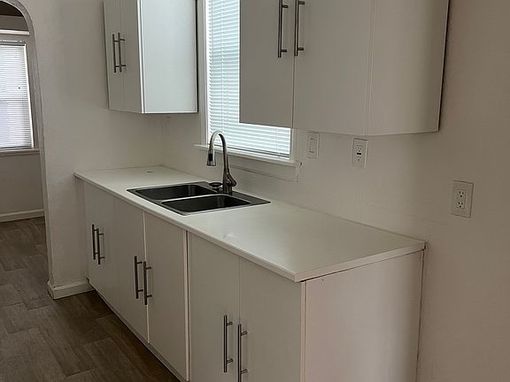4th image of 3390 16th Ave