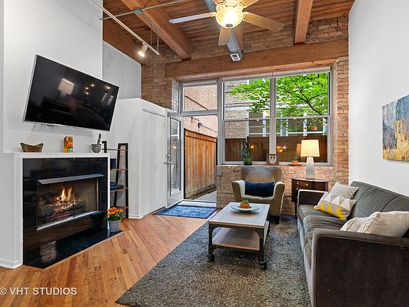 3rd image of 1801 W Larchmont Ave APT 104