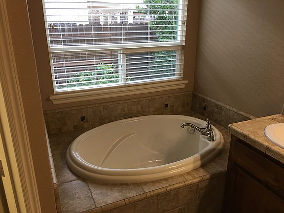 4th image of 1220 Swarn Ct