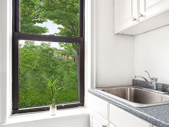 4th image of 60 Cooper St APT 4C