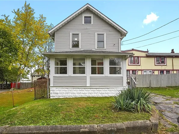 859 Clay Dr, Akron, OH 44311