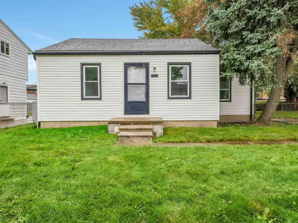 19540 Parkside St, Saint Clair Shores, MI 48080