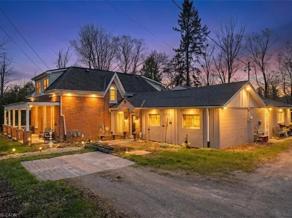311 Brock Rd, Hamilton, ON L9H 5H4