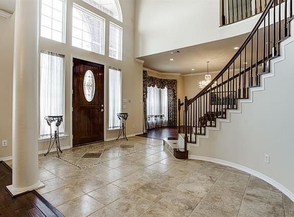 3rd image of 2919 Lakeview Dr