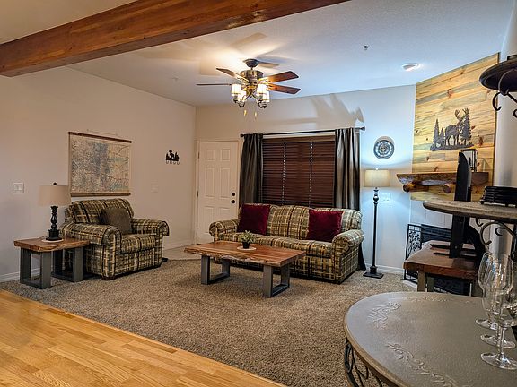 Living Room with gas fireplace