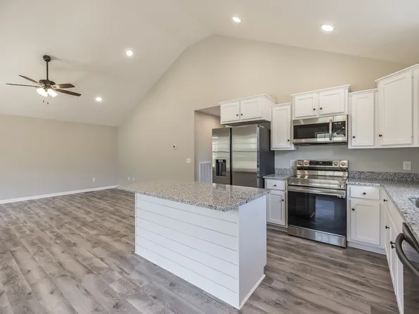 101 Parkhurst St, Hartsville, TN 37074