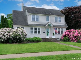 372 Rowland Rd, Fairfield, CT 06824