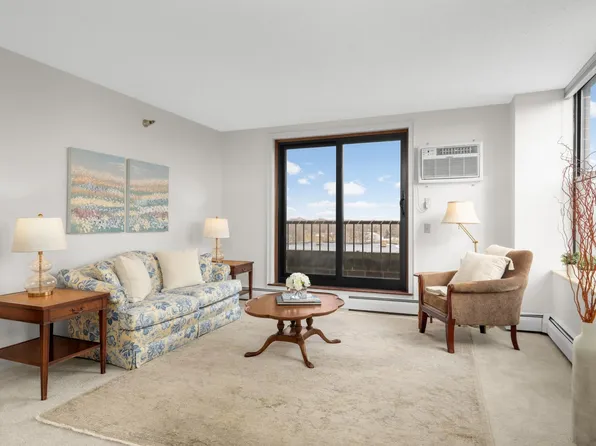 7600 Golden Valley Rd APT 709, Golden Valley, MN 55427