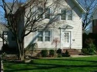 213 Beverly Rd, Little Neck, NY 11363