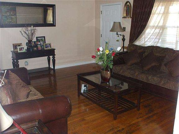 3rd image of 2201 Duff Dr