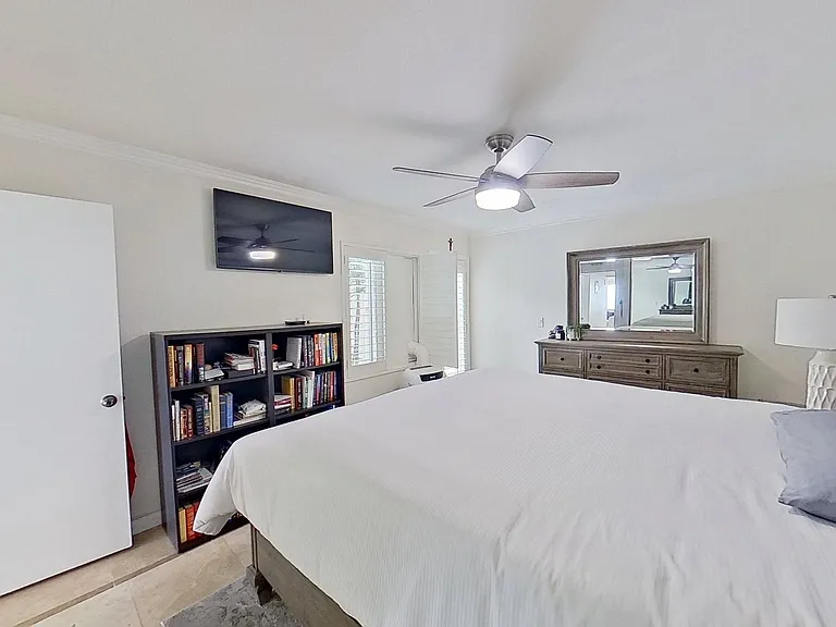 21722 Ocean Vista Dr #D — Photo 16