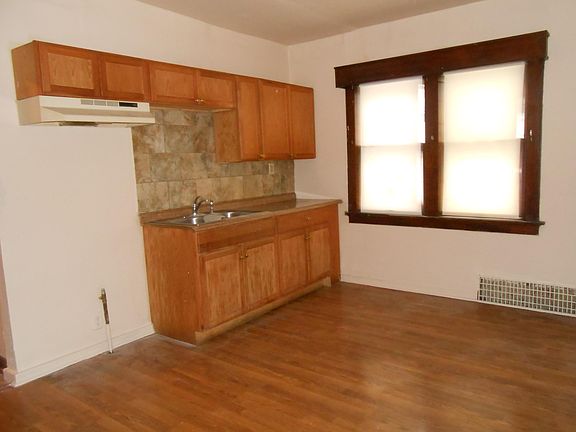 4th image of 3227 N 5th St #3229