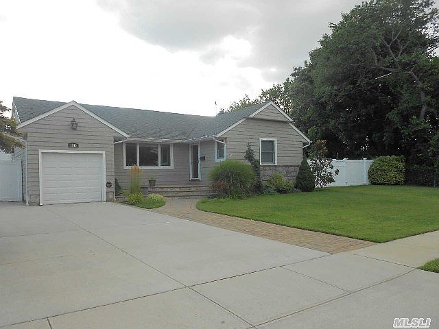 1st image of 1100 Little Neck Ave