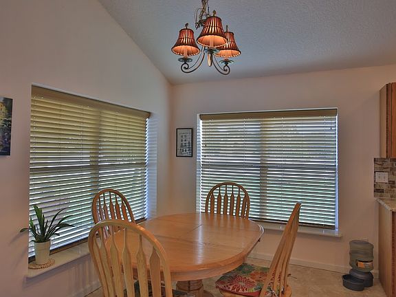 5th image of 1035 Oak Arbor