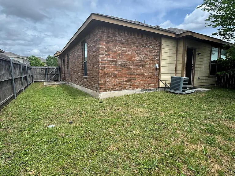 1112 Brendon Lee Ln — Photo 31