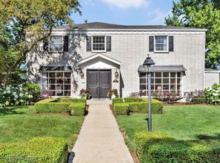 255 Kingsway Dr, Aurora, IL 60506