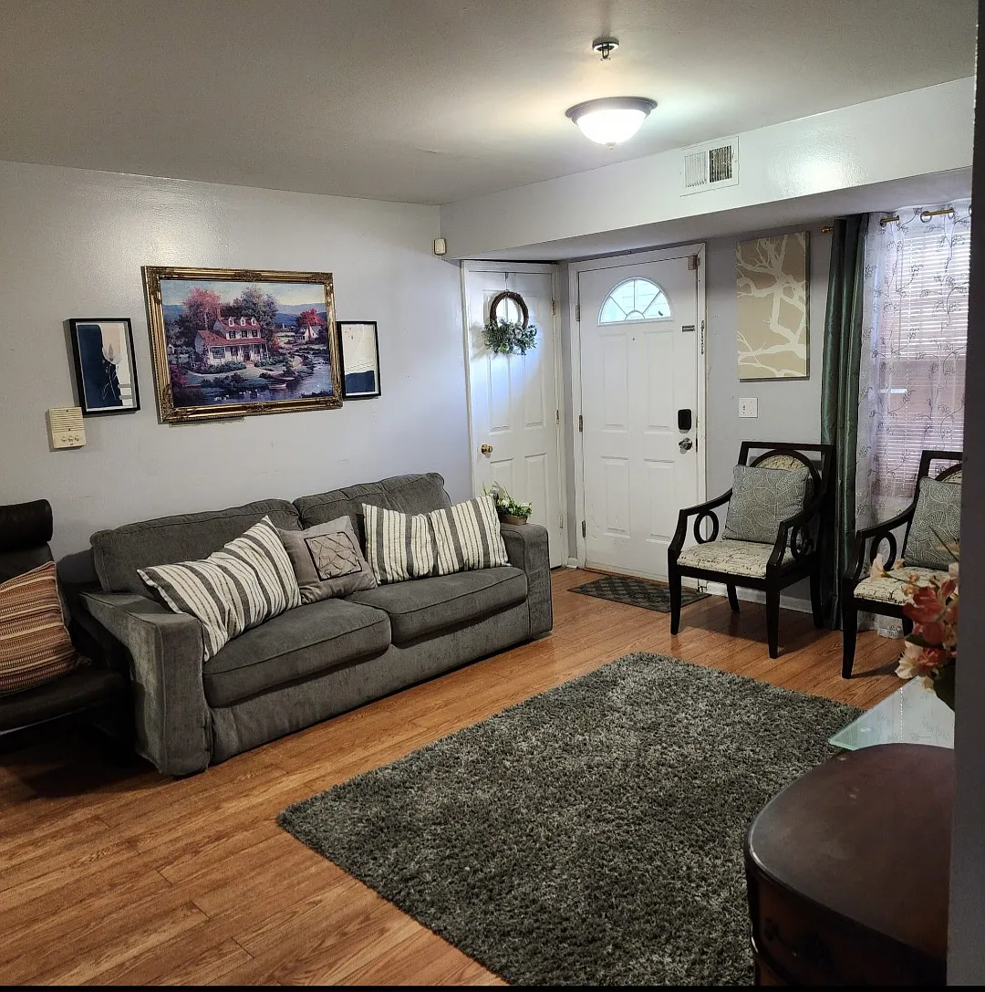 212 Astor St — Photo 1