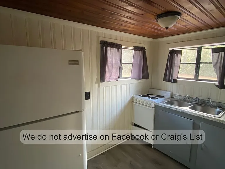 201 Country Club Dr — Photo 3