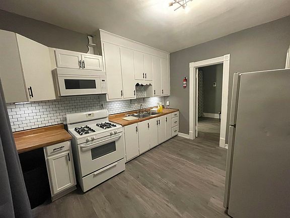 3rd image of 309 N Catherine St #2