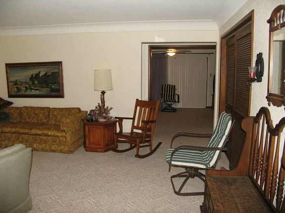 5th image of 414 Birch St