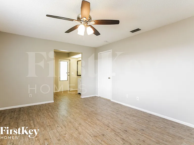 603 Wildwood Pkwy — Photo 9