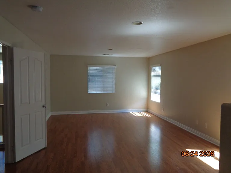 2064 W Avenue K #6 — Photo 15