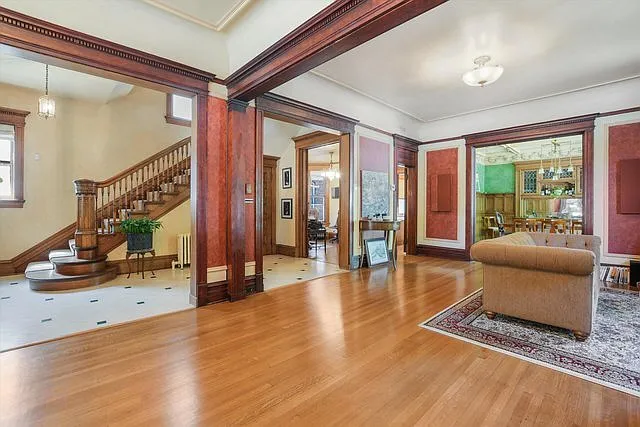 5 bed, 2.5 bath, 3296 sqft, $3,200 — Photo 4