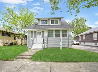 8 Manor Ct, Joliet, IL 60436