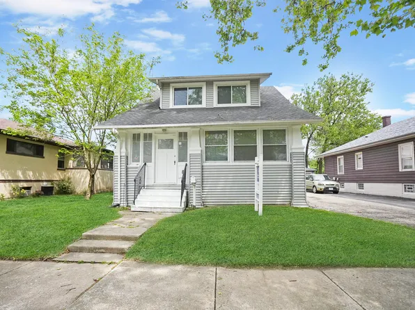 8 Manor Ct, Joliet, IL 60436