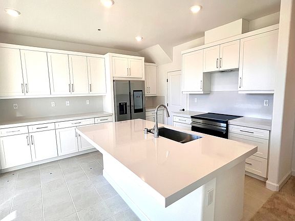 3rd image of 14358 Savannah Ct