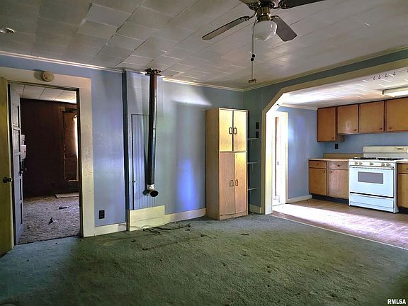 4th image of 906 Davis Ave