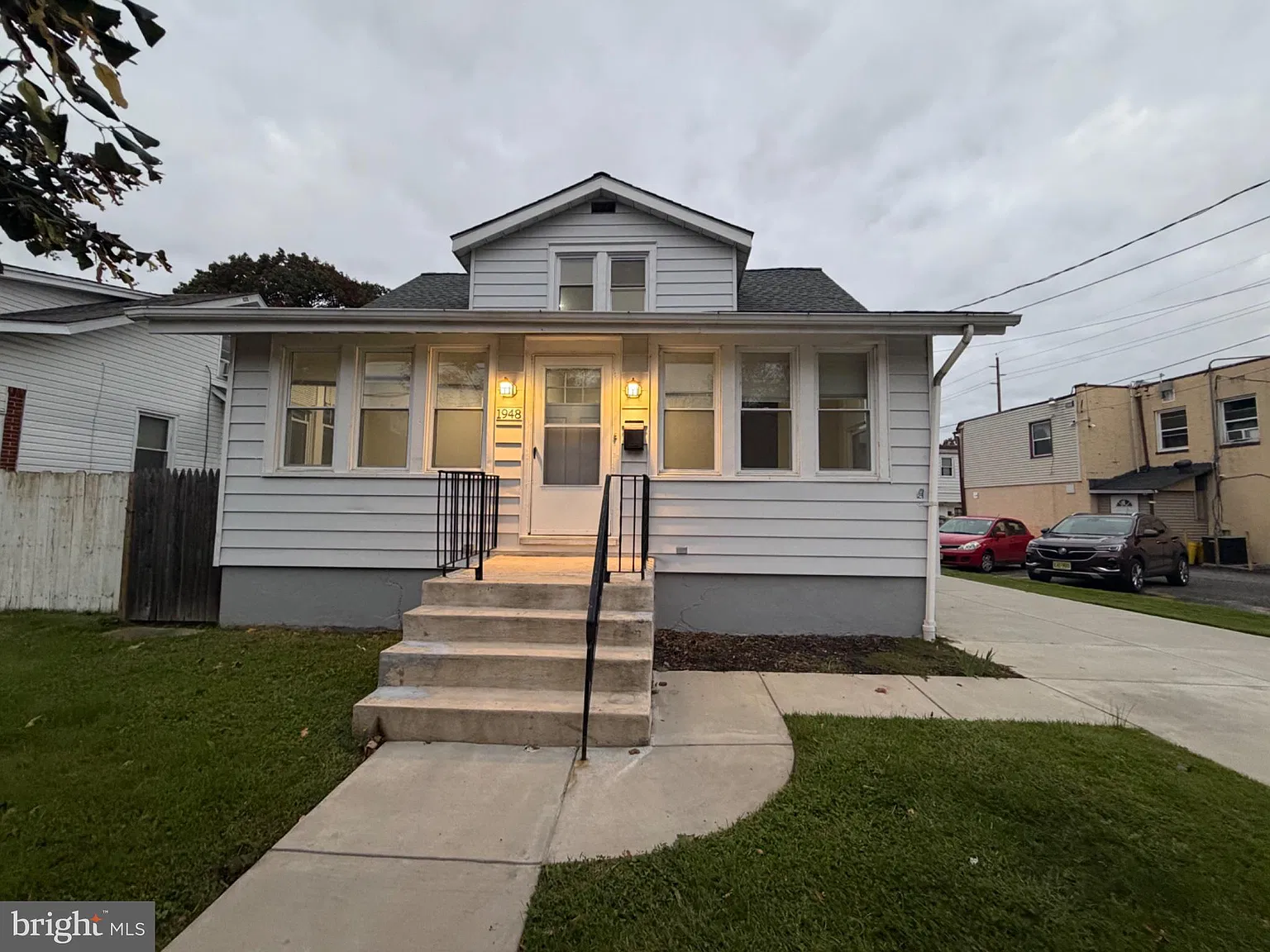 3 bed, 1.0 bath, 1705 sqft, $2,200 — Photo 1