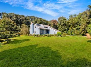 506 Wagon Trl, Orange, CT 06477
