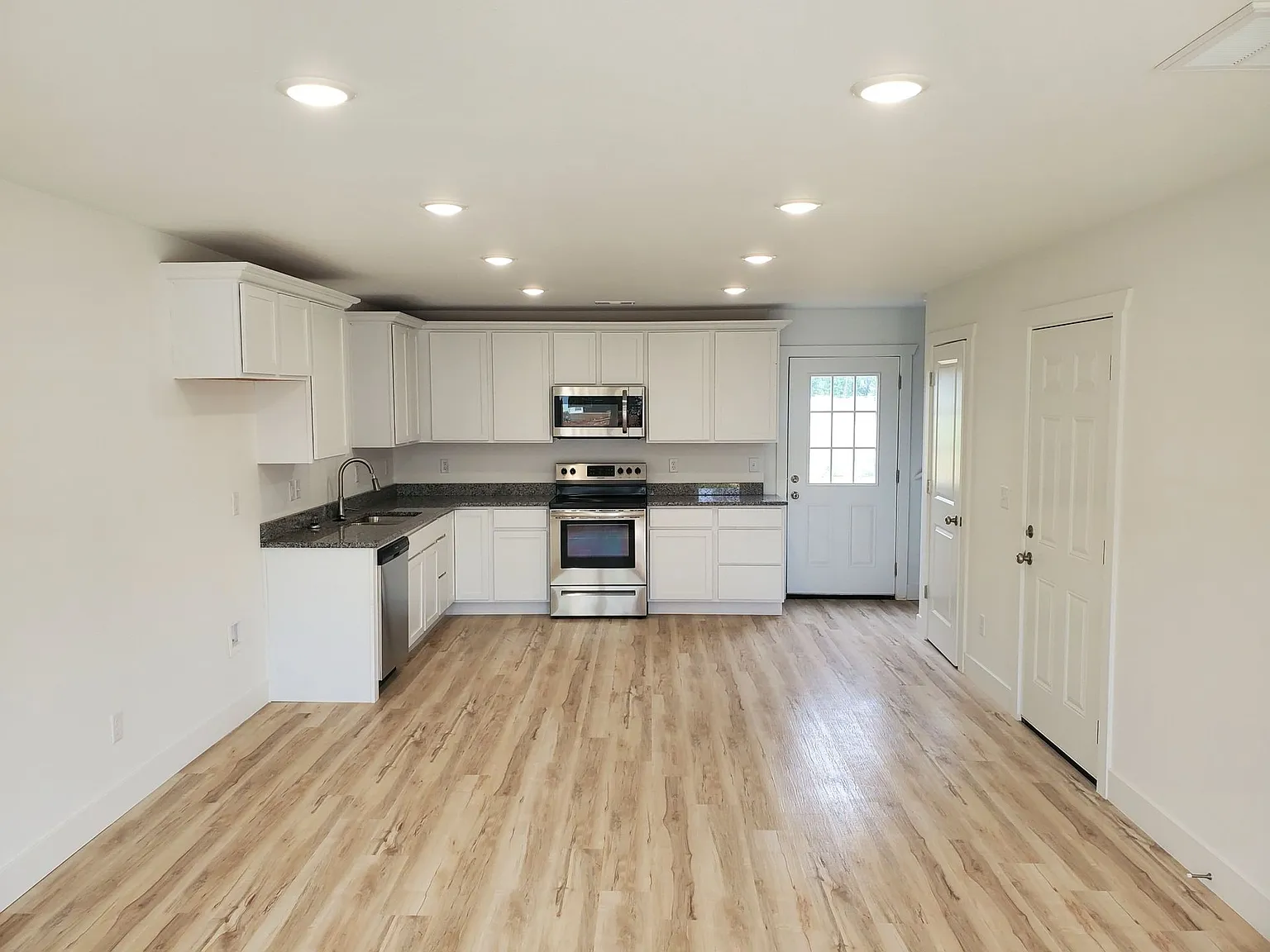 1202 Nedra Drive — Photo 2