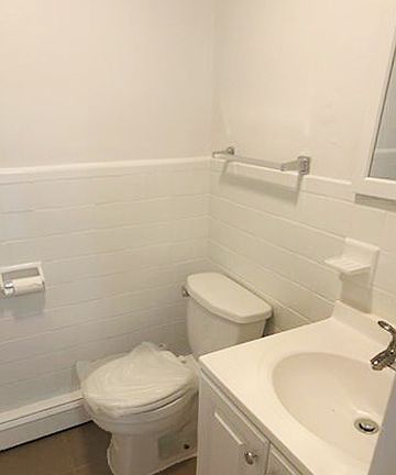 4th image of 114 Franklin St #2