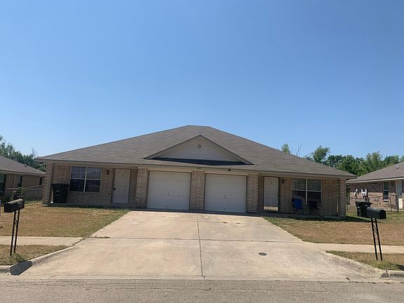 4th image of 309 Janelle Dr APT A