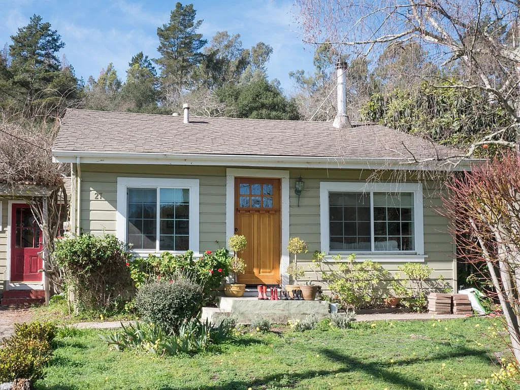 27 Blake Ave photo 1