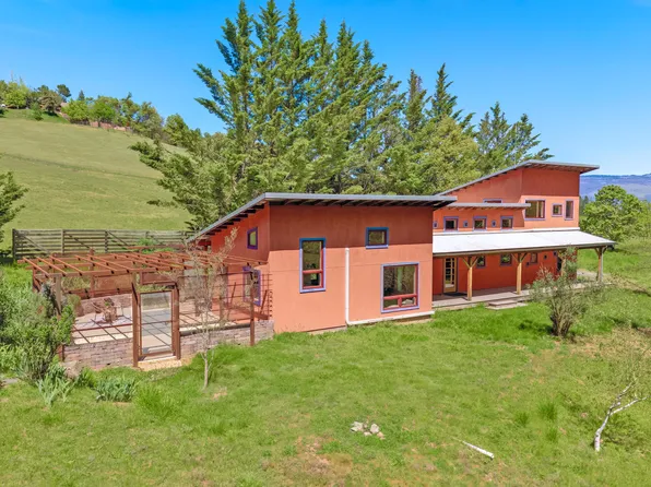 1848 Anderson Creek Rd, Talent, OR 97540