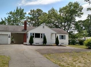 650 James St, Chicopee, MA 01020