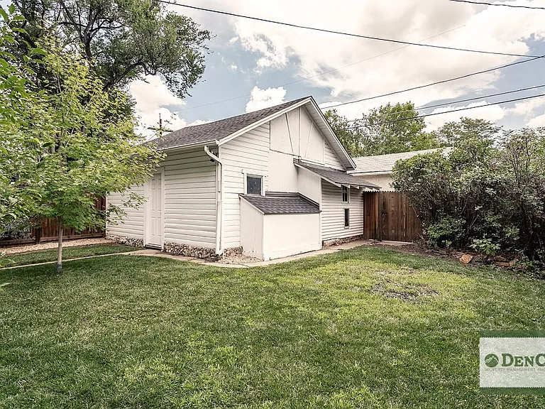 1402 S York St — Photo 23