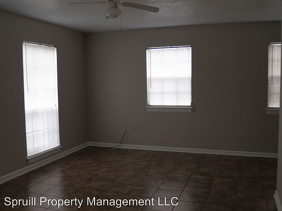 3rd image of 127 Park Cir #A