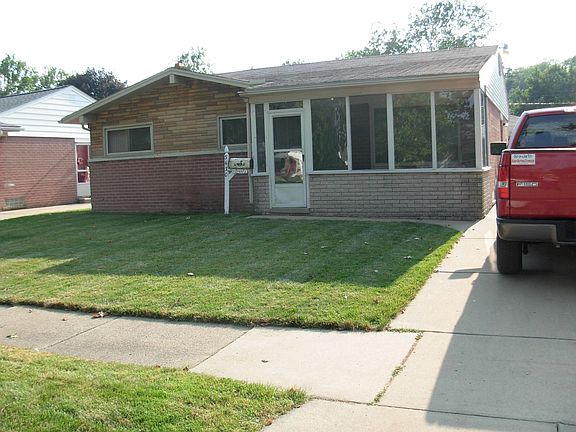 2nd image of 3430 Helen Ave
