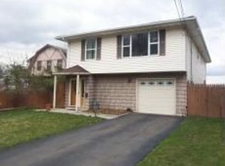 2172 Barnett St, Rahway, NJ 07065