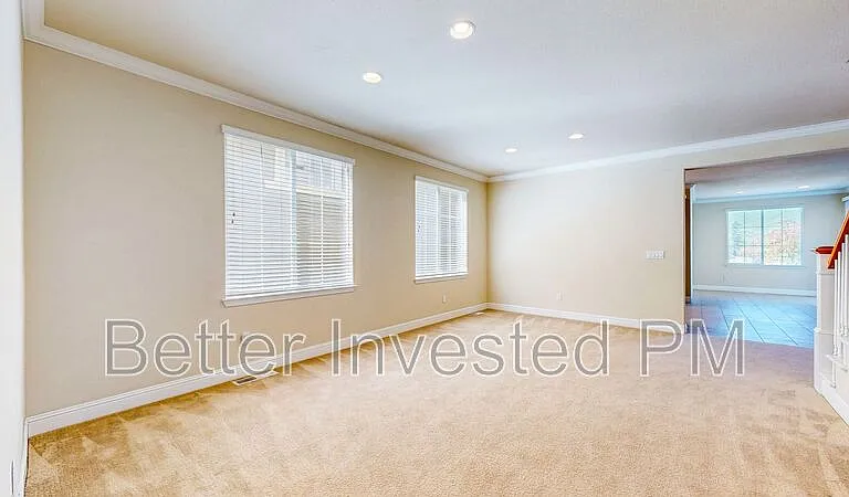 1221 Castellana Ln — Photo 3