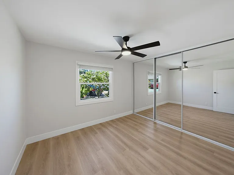 1929 Anaheim Ave — Photo 23