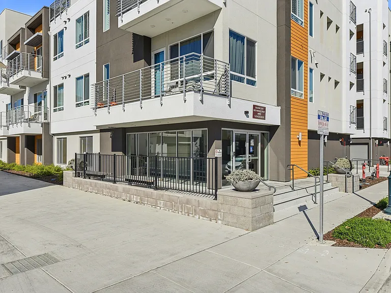 3027 Manuel St #4 — Photo 38